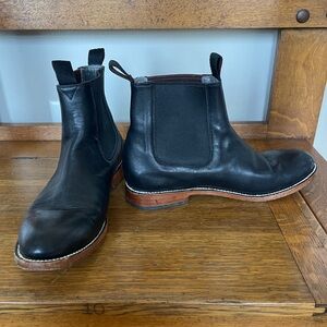 Women’s Black Leather Chelsea Boots size 8.5